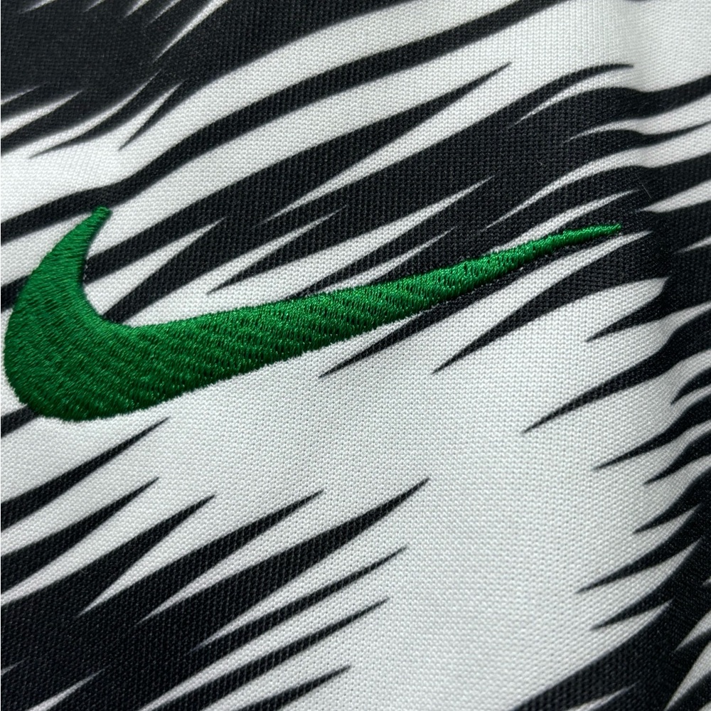 Excellent Condition. No Tag Inside. Size Small - image 4